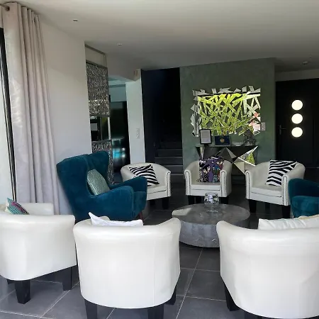 Le Hameau De La Crique De L'anglaise *