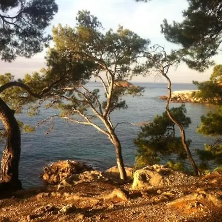 Le Hameau De La Crique De L'anglaise