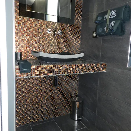 فيلة Le Hameau De La Crique De L'anglaise باندول