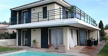 Le Hameau De La Crique De L'anglaise