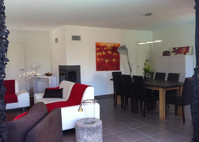 Le Hameau De La Crique De L'anglaise